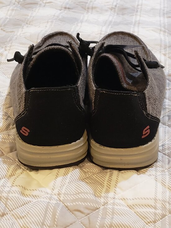 Skechers Men\'s Streetwear Melson -Nela slip ons size 8.5 NWT (No-Box) main image 4